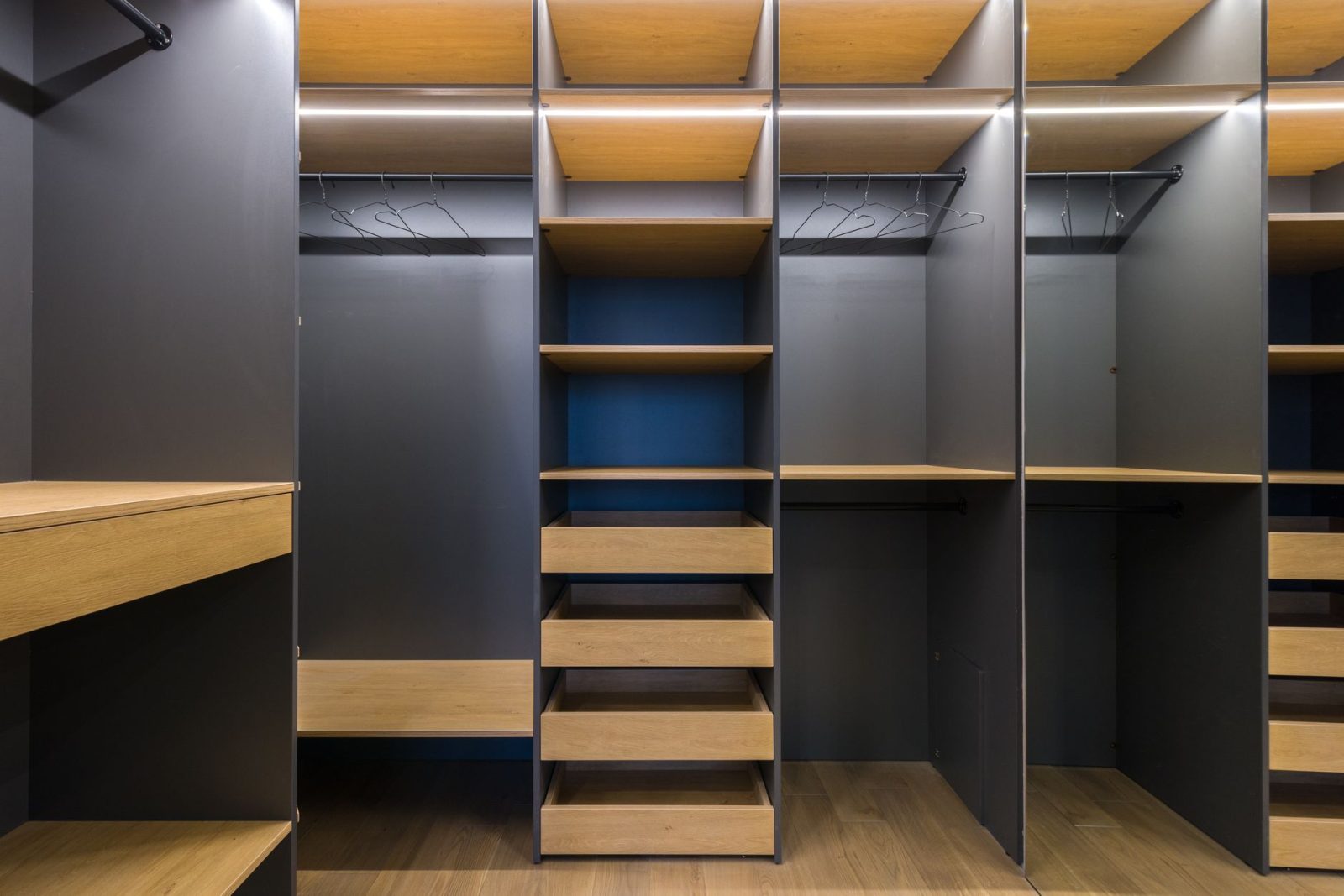 Organizador para calçados: Como escolher o sistema ideal para o seu espaço
